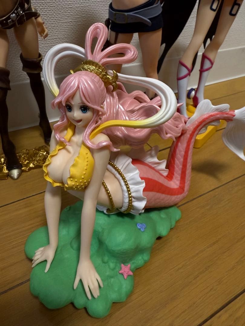 ワンピースフィギュア　箱なし