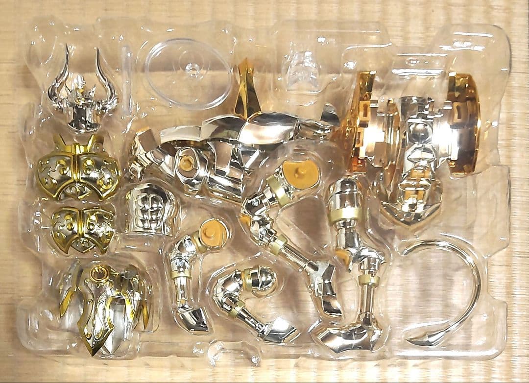 聖闘士聖衣神話EX 牡牛座タウラスアルデバラン（神聖衣）神台座付き