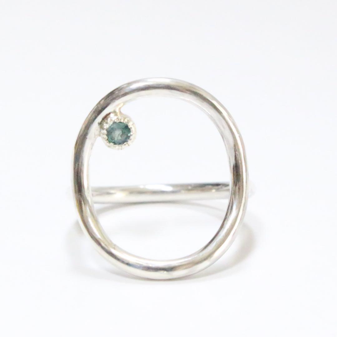 カラチェン✴︎楽しいアレキサンドライトの覆輪サークルオーバルシルバーリング約10号