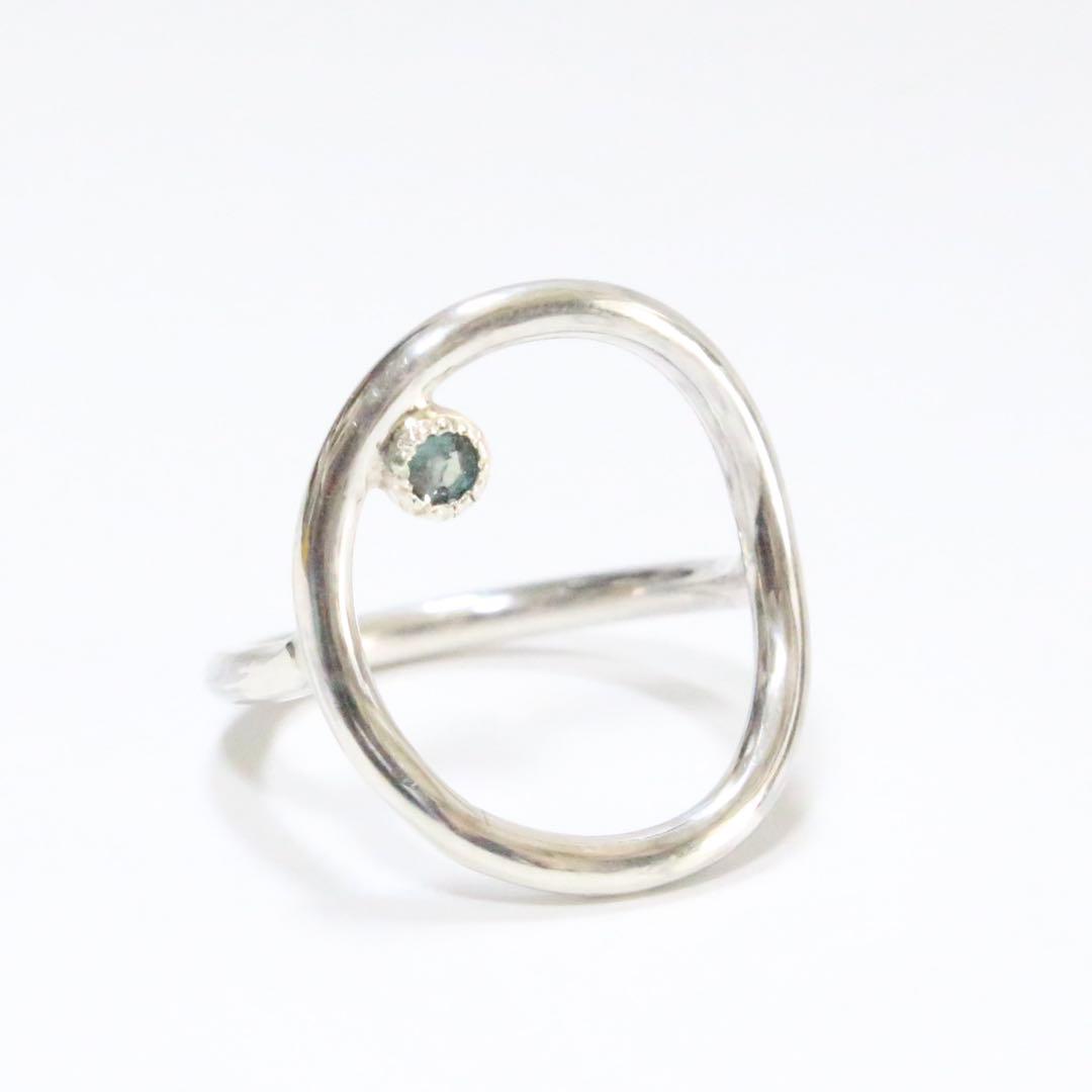 カラチェン✴︎楽しいアレキサンドライトの覆輪サークルオーバルシルバーリング約10号