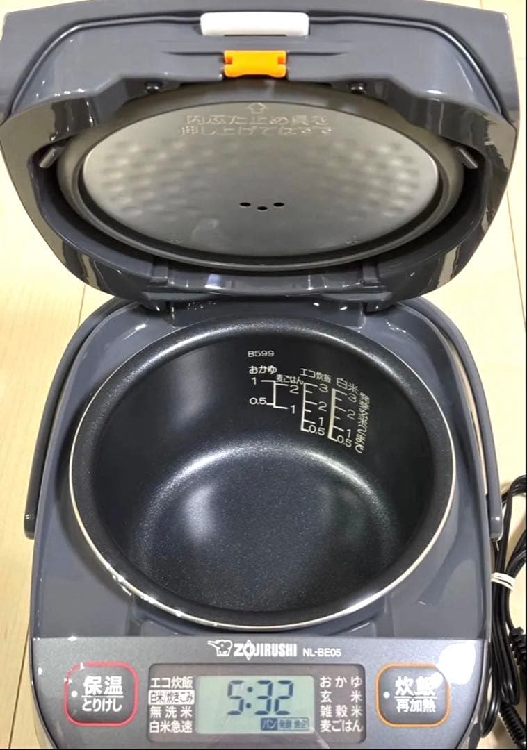 美品　象印　マホービン 炊飯器 3合 チャコール NL-BE05-HZ