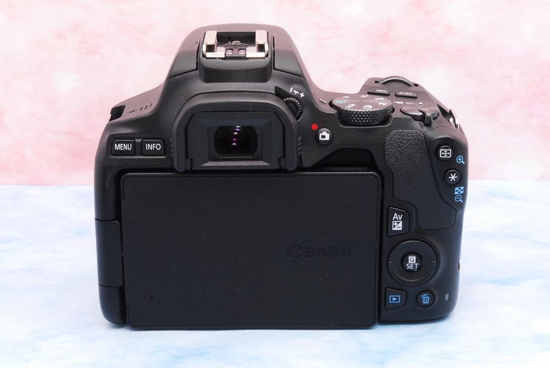 キャノン Kiss X10★手ぶれ補正レンズ付★Wi-Fi ★一眼レフカメラ