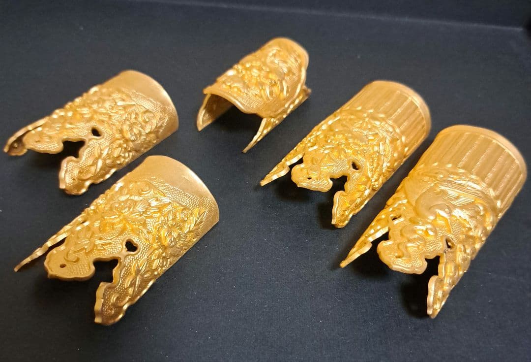 錺金具　真鍮　半円型(金メッキ) 　２８枚