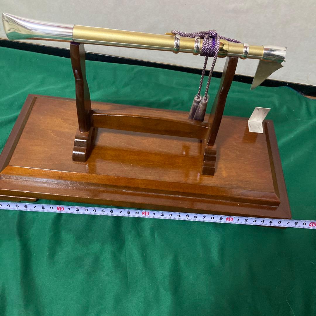 銀製刀型置物 木製スタンド付き