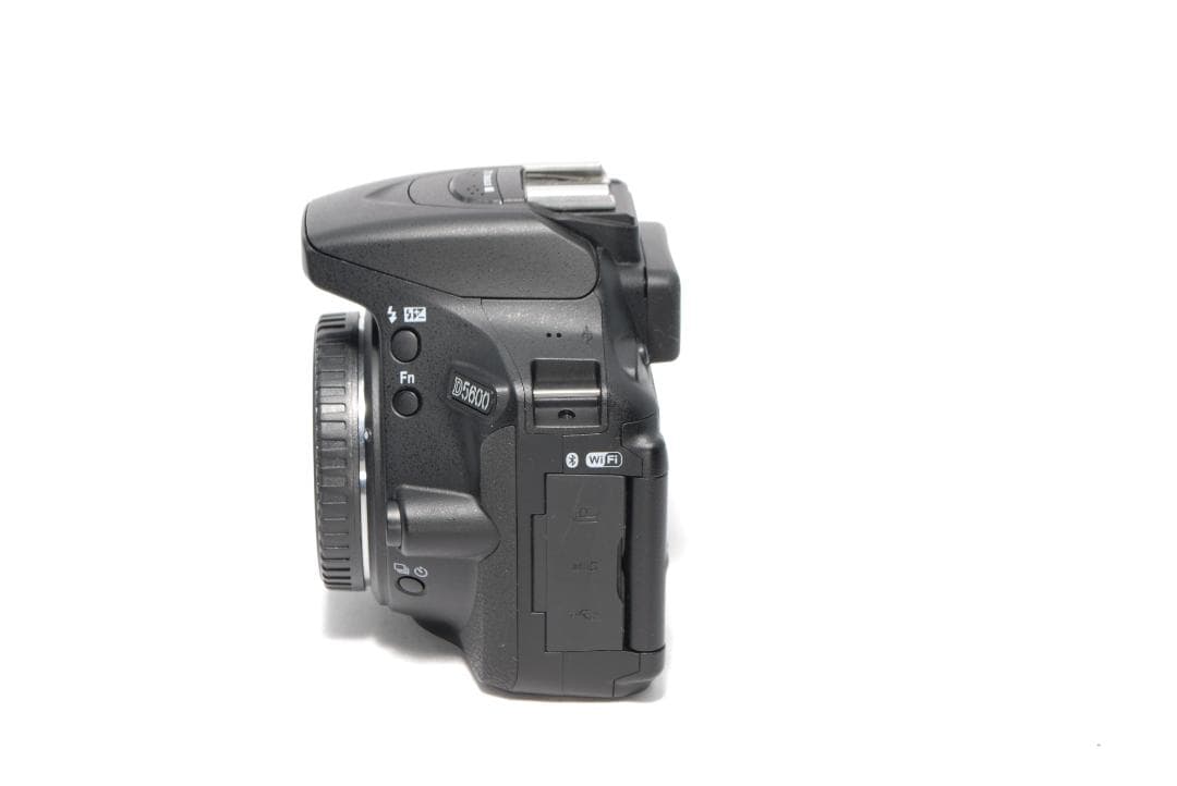 ✨Nikon D5600 ✨Wレンズ✨ショット数極小✨初心者モデル✨一眼レフ
