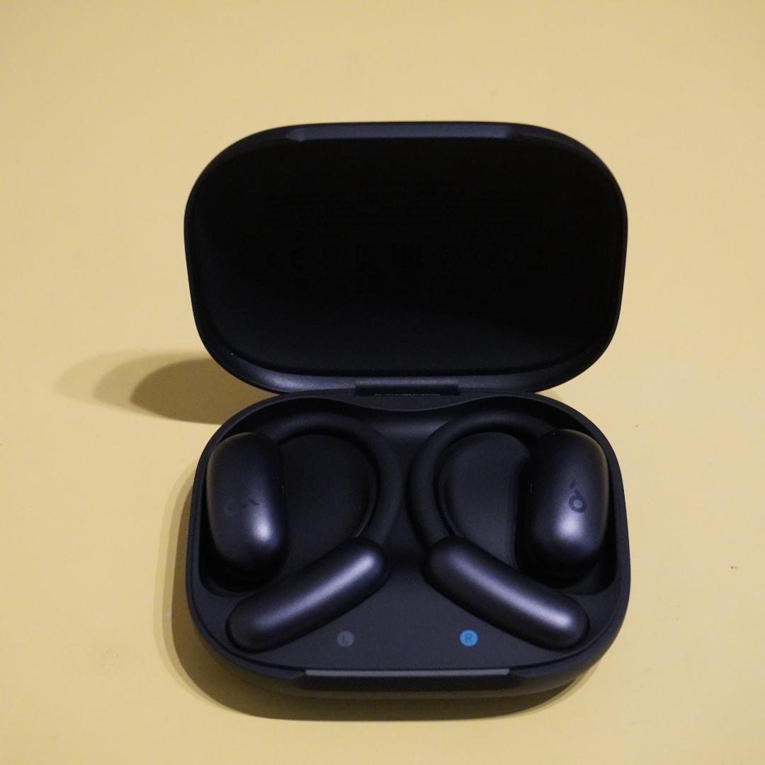 未使用　Soundcore AeroFit 2 ワイヤレスイヤホン 黒