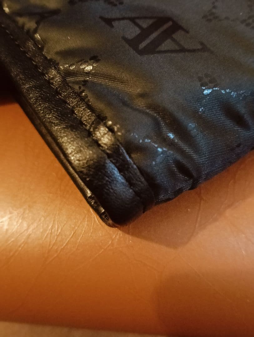 アタオ無駄なものを削ぎ落としたATAOの超軽量PCケース　ブラック