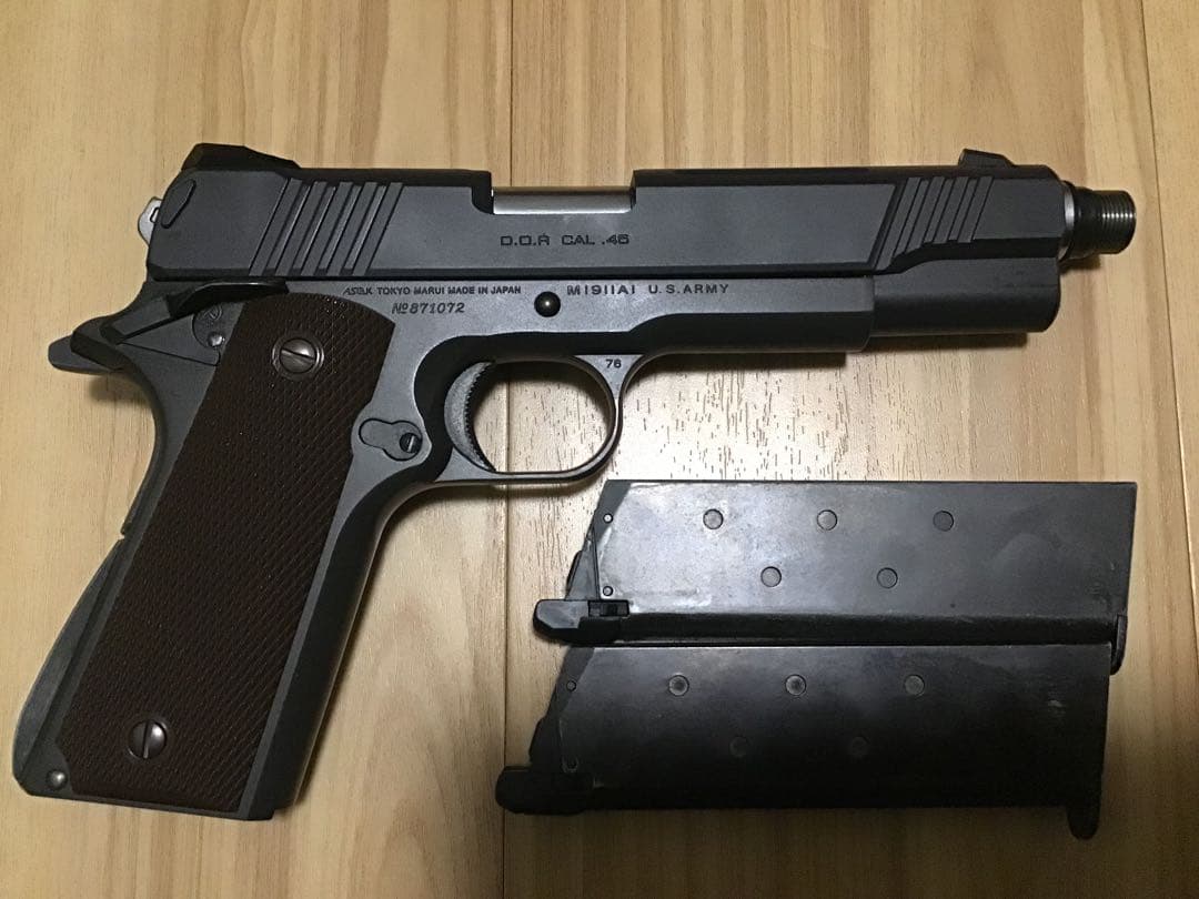 東京マルイ ハイキャパDOR ガバメントグリップカスタム 木製スタンドセット