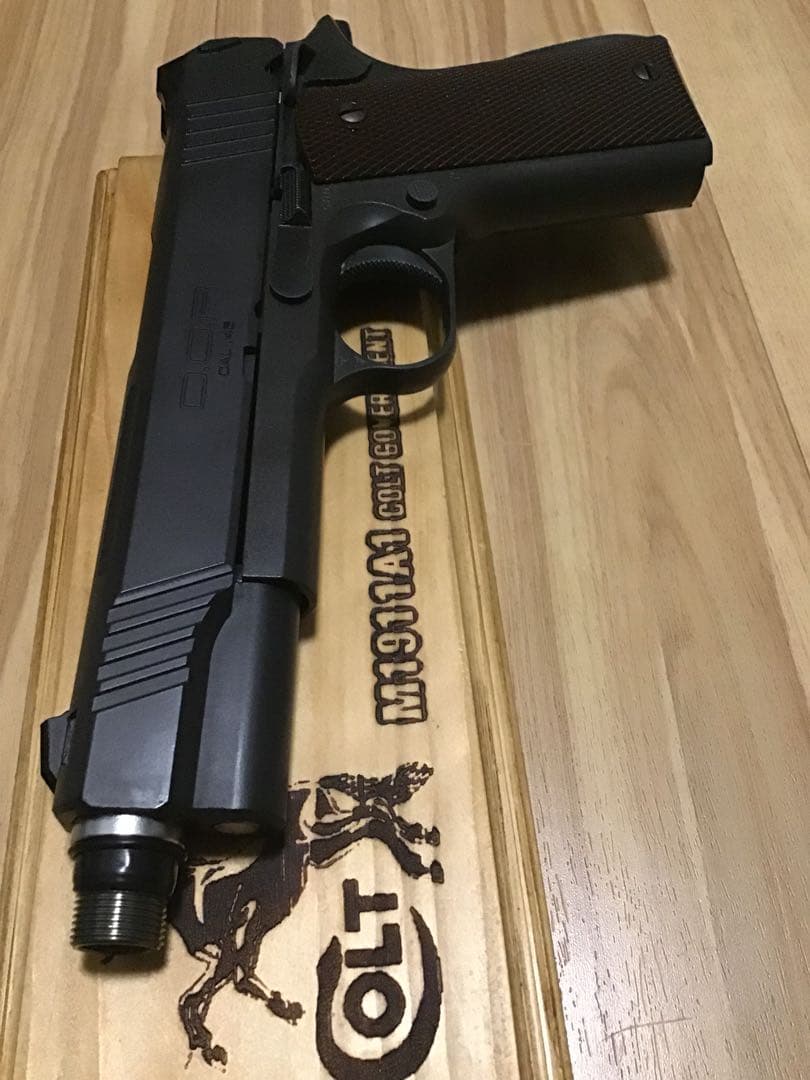 東京マルイ ハイキャパDOR ガバメントグリップカスタム 木製スタンドセット