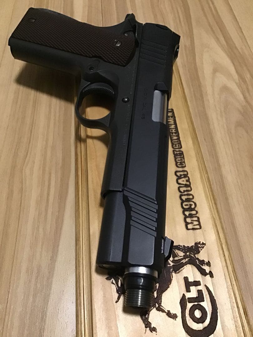 東京マルイ ハイキャパDOR ガバメントグリップカスタム 木製スタンドセット