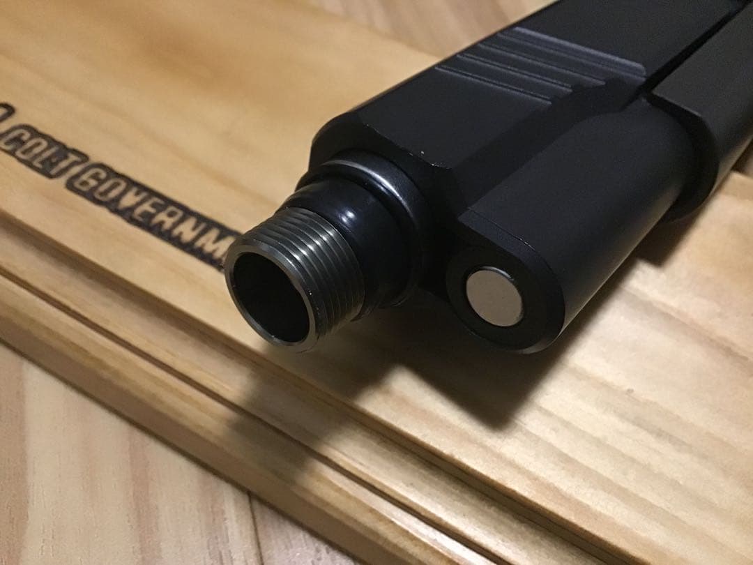 東京マルイ ハイキャパDOR ガバメントグリップカスタム 木製スタンドセット