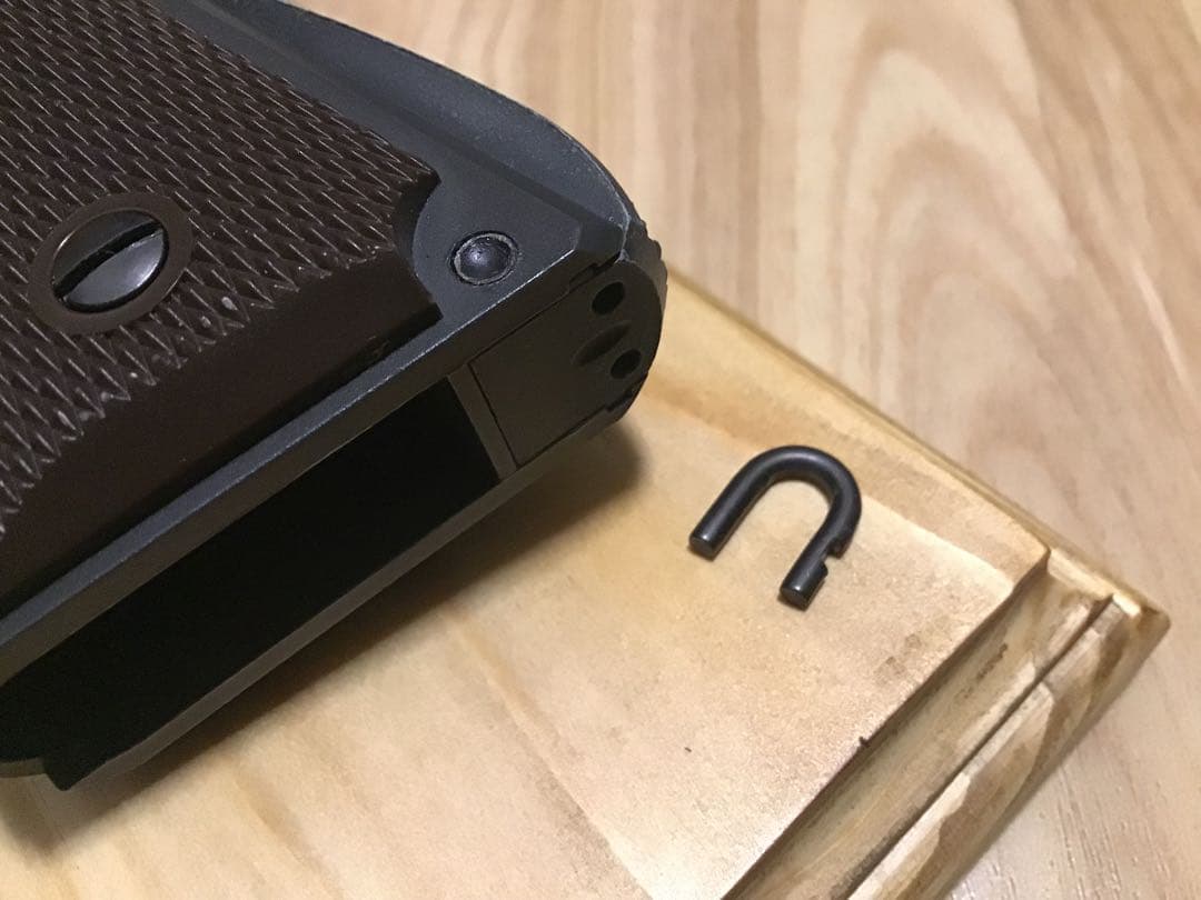 東京マルイ ハイキャパDOR ガバメントグリップカスタム 木製スタンドセット