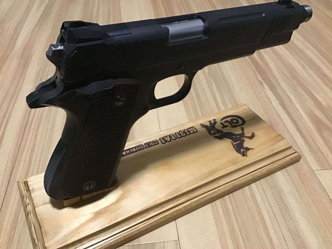 東京マルイ ハイキャパDOR ガバメントグリップカスタム 木製スタンドセット
