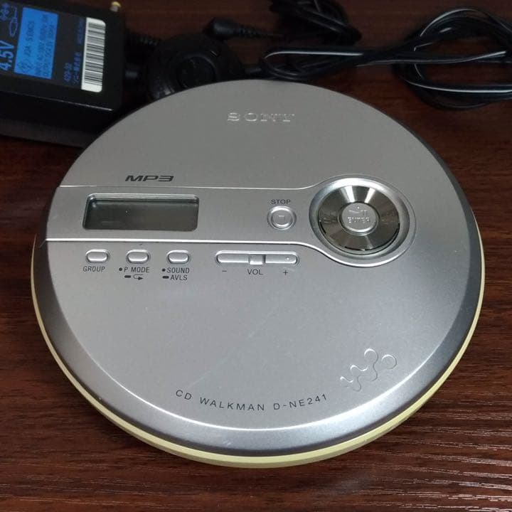 CD本来の高音質で聴く。SONY CD WALKMAN D-NE241