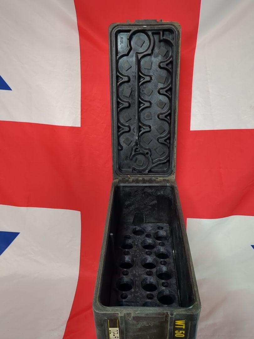 アメリカ軍２５ｍｍ機関砲用弾薬箱