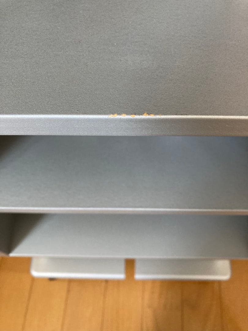 ロビット　収納家具　シルバー色