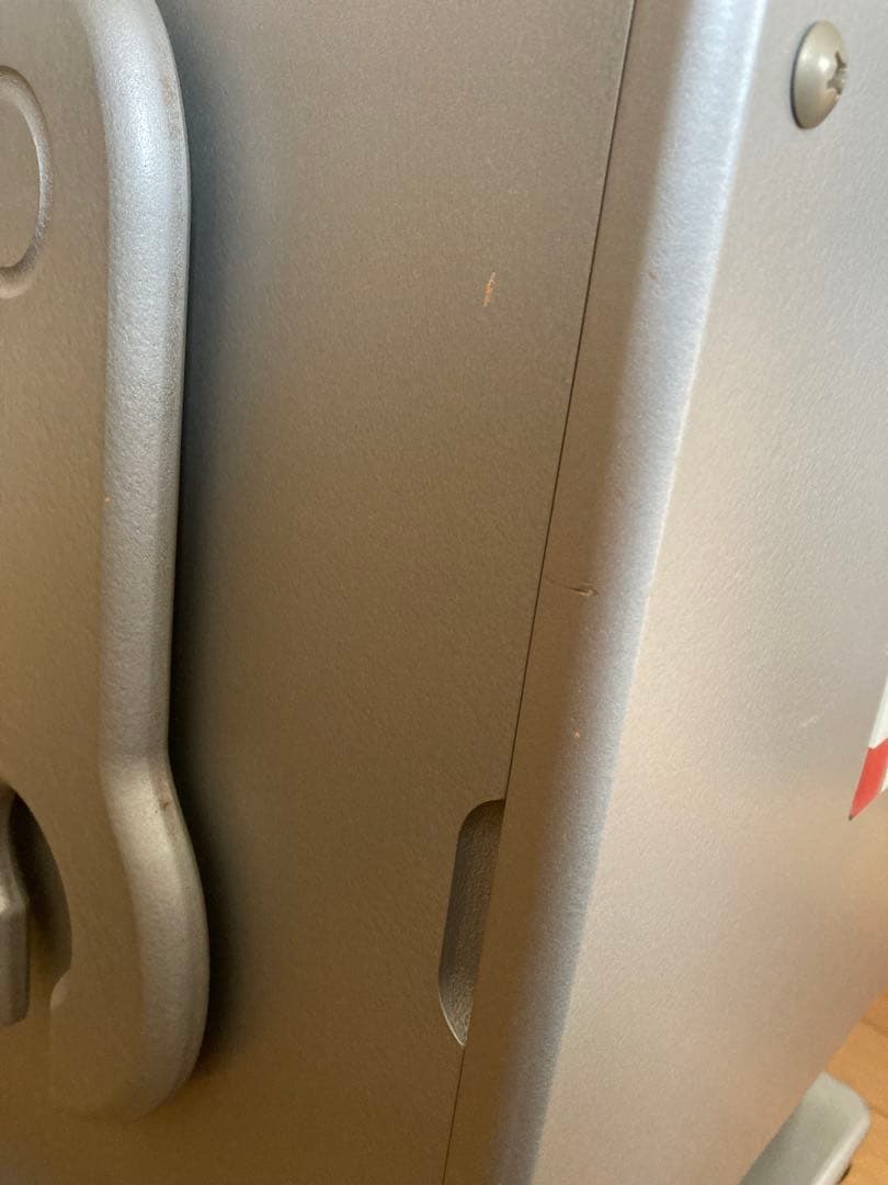 ロビット　収納家具　シルバー色