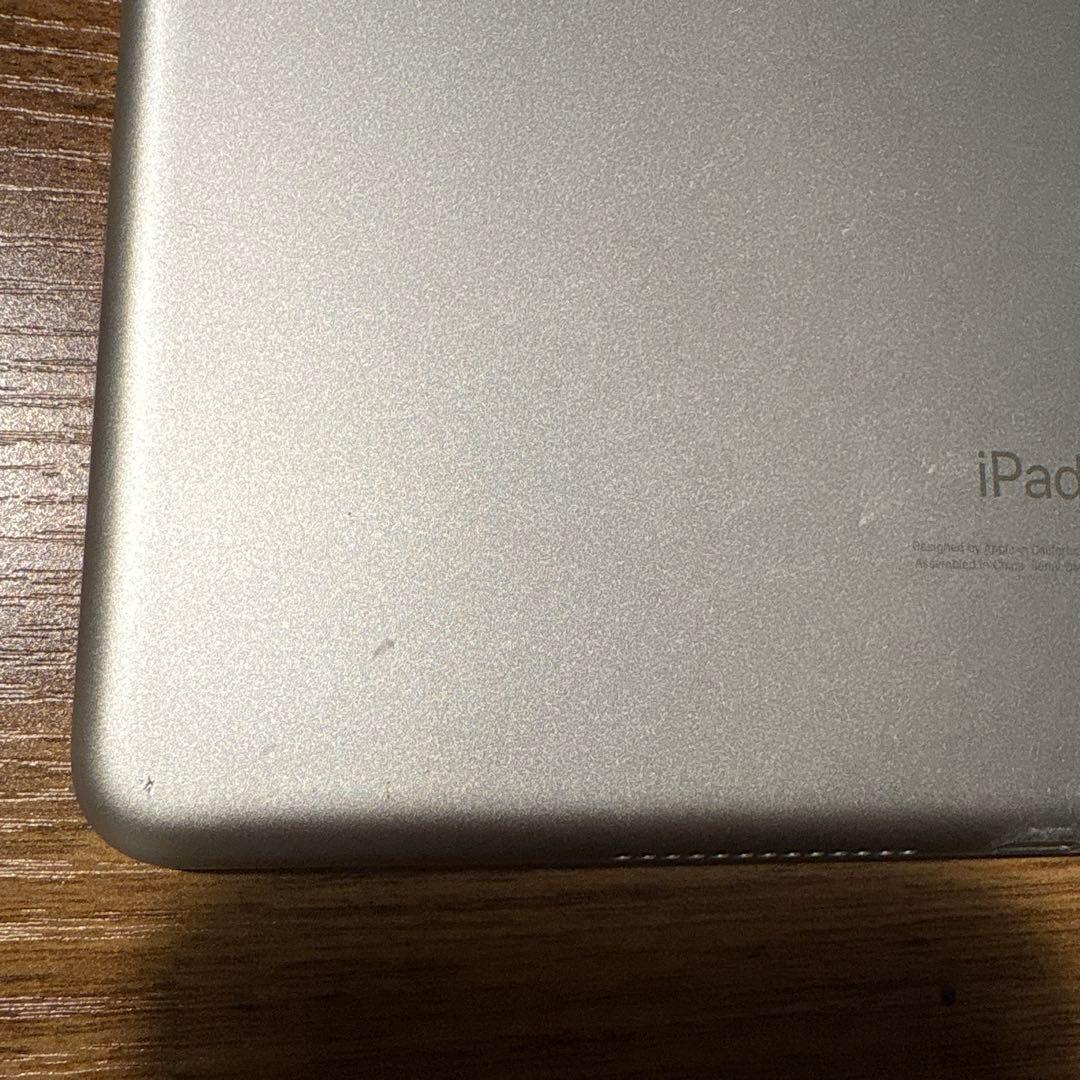 ra iPad 第7世代 Wi-Fiモデル ロジクールキーボード付き