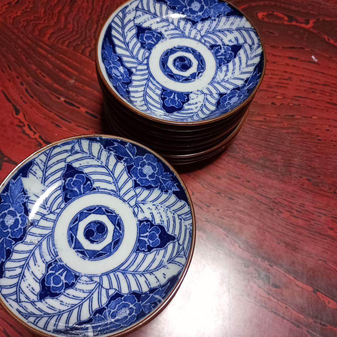 青と白の浅皿5枚＆藍色の小皿18枚