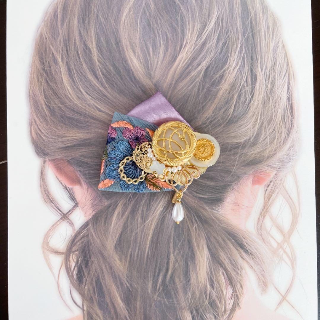 no.52 ハンドメイド　刺繍リボンとゴールドパーツのヘアアクセサリー✩.*˚