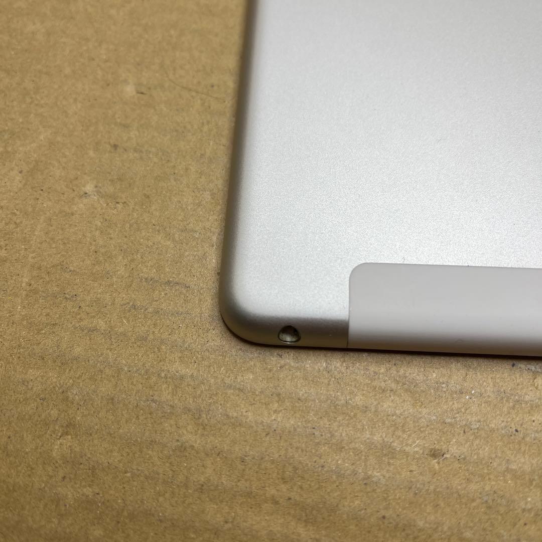 iPad 第8世代　本体　Wi-Fi +Cellular 32GB シルバー