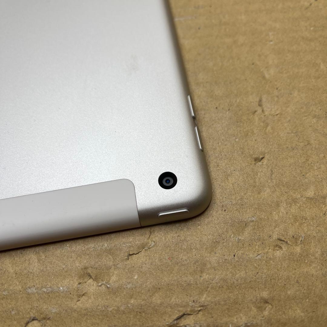 iPad 第8世代　本体　Wi-Fi +Cellular 32GB シルバー