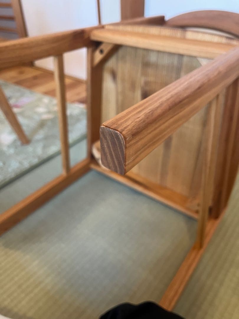 胡桃の木の椅子