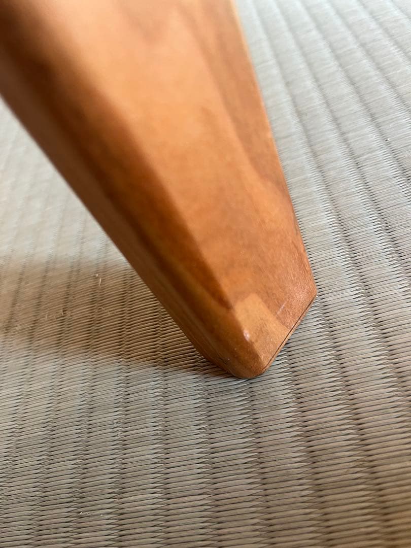 胡桃の木の椅子