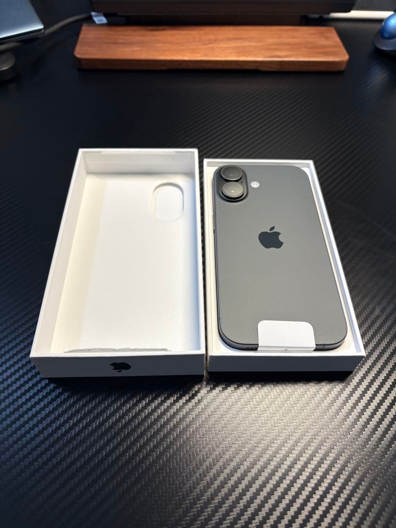 [美品] iPhone 16 128GBブラック+保護ケース+ガラスフィルム