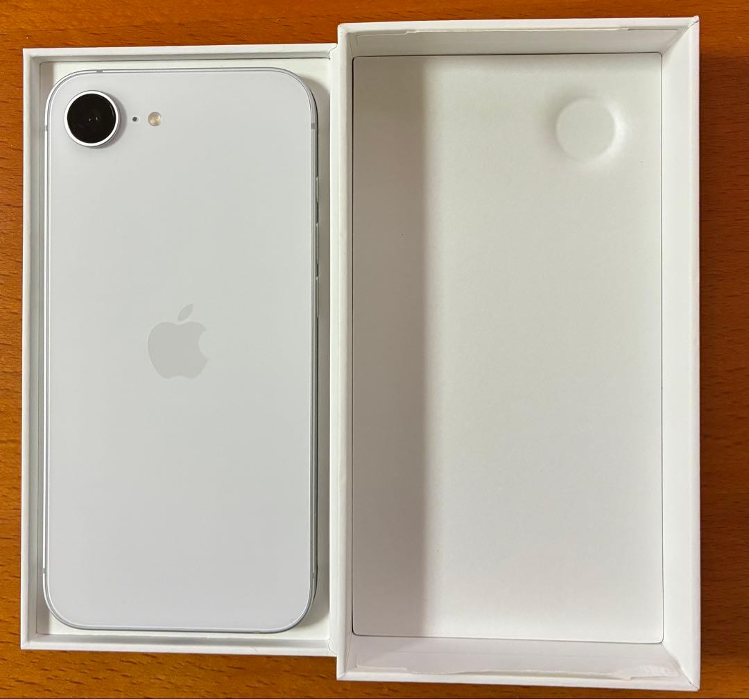 【美品/修復歴なし】iPhone16e(128G)ホワイト(SIMフリー)