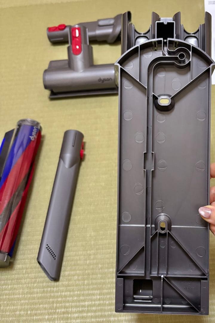 Dyson V8 Slim Fluffy Extra 掃除機 一式