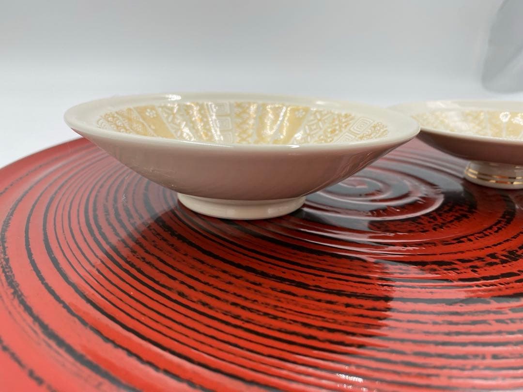 【☆希少なお品☆】【新品】有田焼徳幸窯　錦クリーム釉地紋尽くし浅蓋物