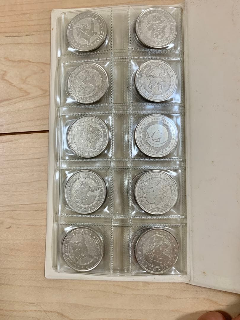 超希少　レトロ　ポケモン　バトルメダル　74枚まとめ売りフォルダー付