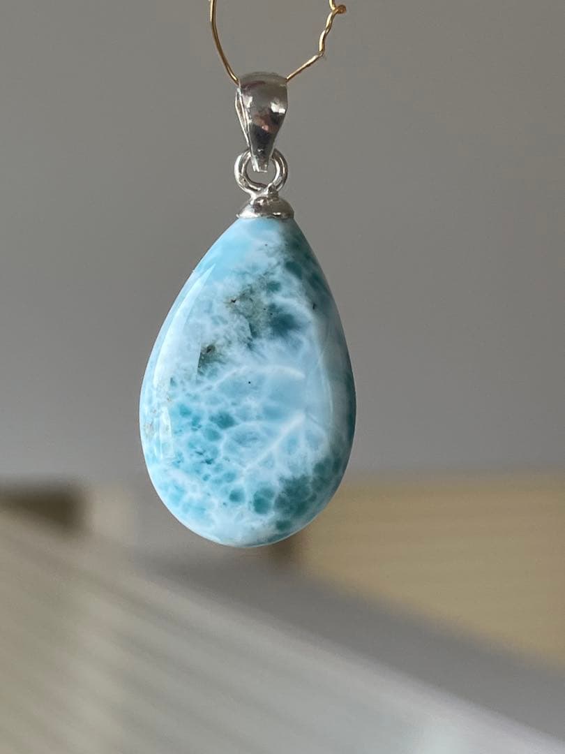 天然石☆品質良し！ラリマーしずく型ペンダントップ☆ラリマーらしい模様が美しい！