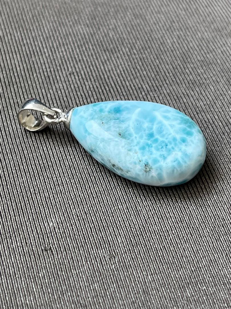 天然石☆品質良し！ラリマーしずく型ペンダントップ☆ラリマーらしい模様が美しい！