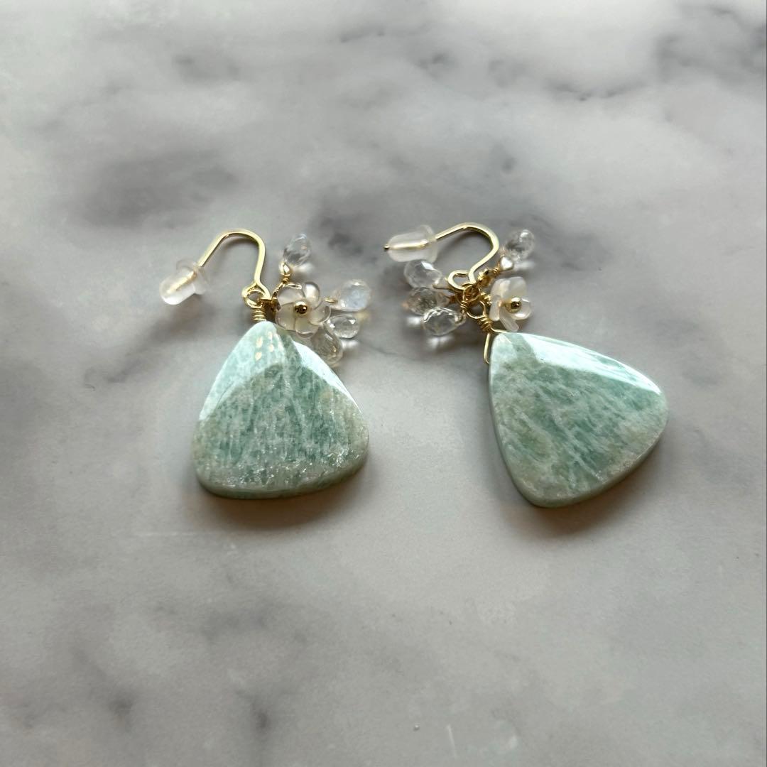 Kaya きらきらアマゾナイトのピアス•シェルのお魚ピアス