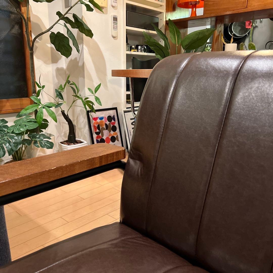 ニトリ　2人掛けソファ 合皮タイプ (ステイン2KD Nシールド DBR)