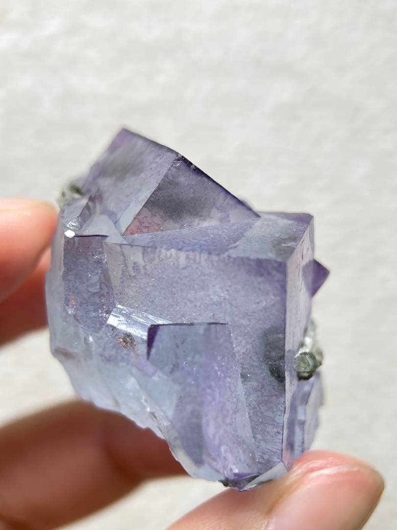 ヤオガンシャン産　薄紫フローライト原石　大粒　鉱物標本　46g