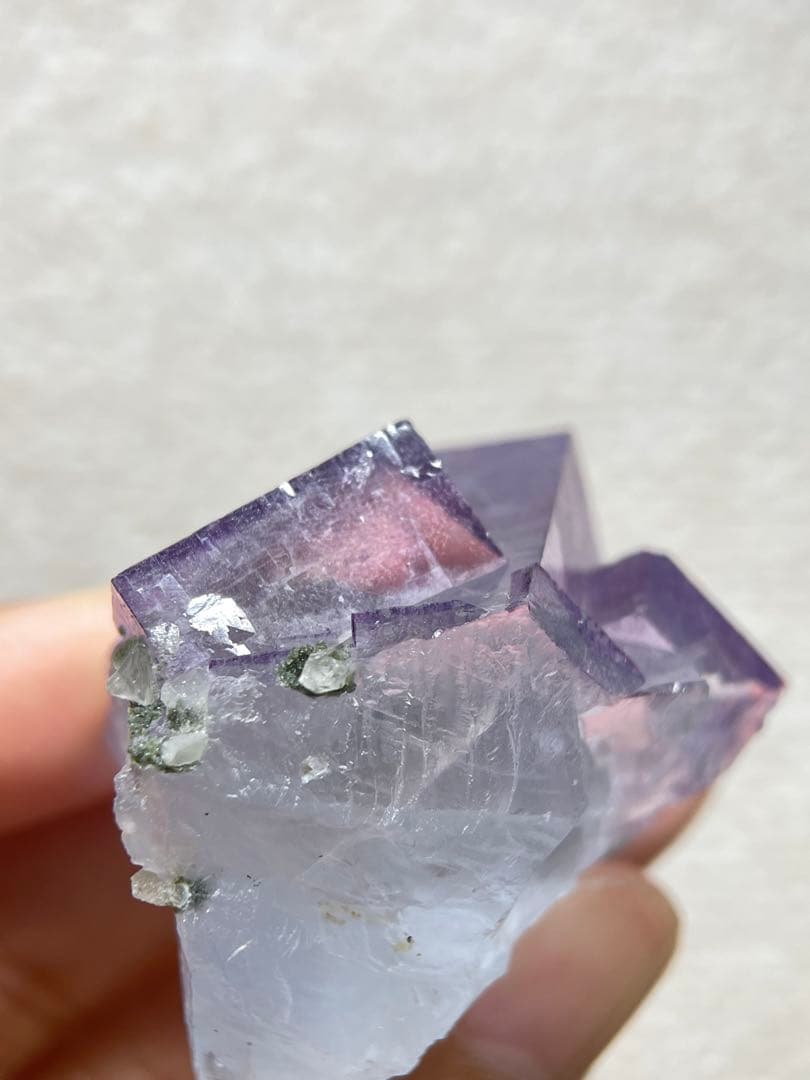 ヤオガンシャン産　薄紫フローライト原石　大粒　鉱物標本　46g