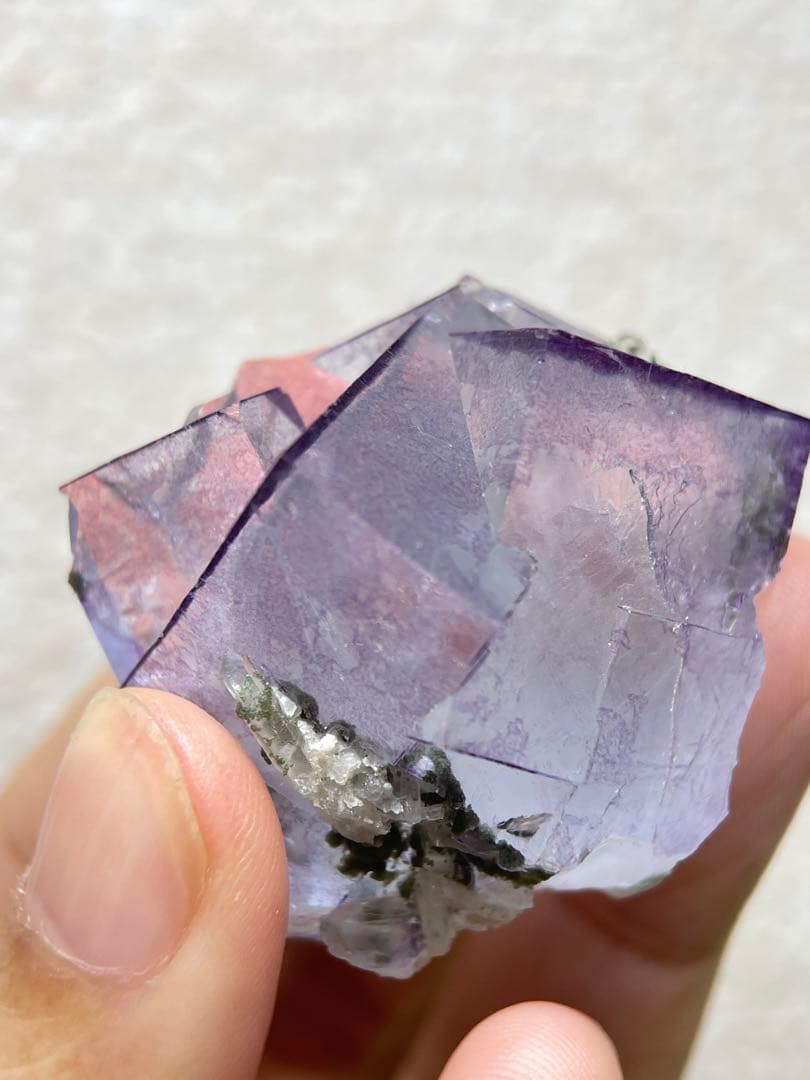 ヤオガンシャン産　薄紫フローライト原石　大粒　鉱物標本　46g