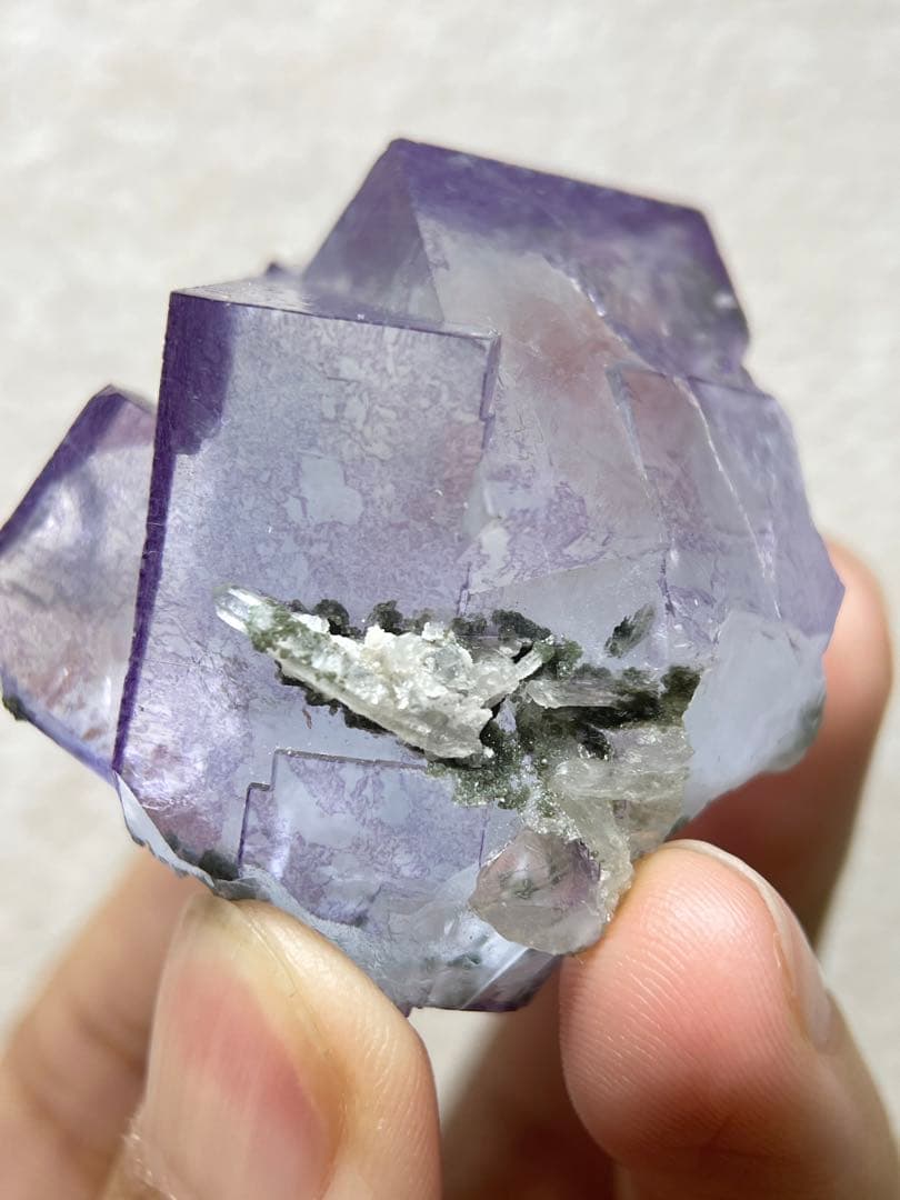 ヤオガンシャン産　薄紫フローライト原石　大粒　鉱物標本　46g