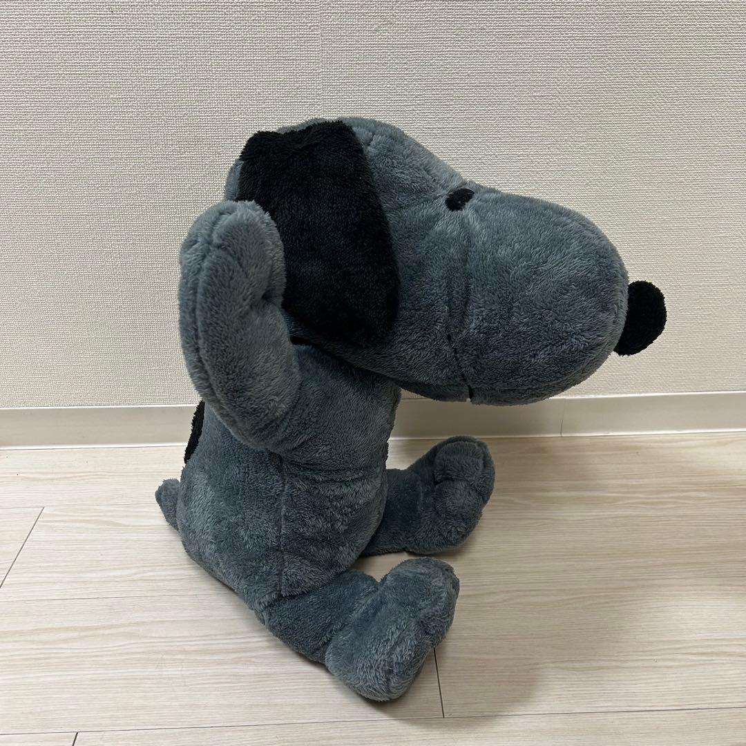スヌーピーぬいぐるみ　黒・グレー