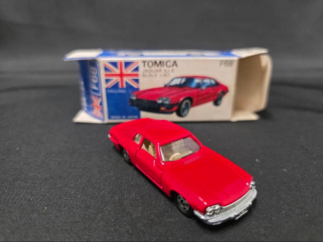 トミカ青箱F68ジャガーXJ-S(日本製) レア色。レッド。