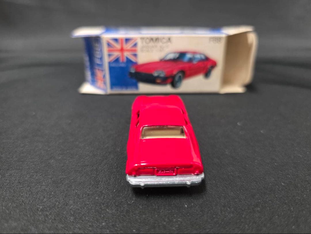 トミカ青箱F68ジャガーXJ-S(日本製) レア色。レッド。