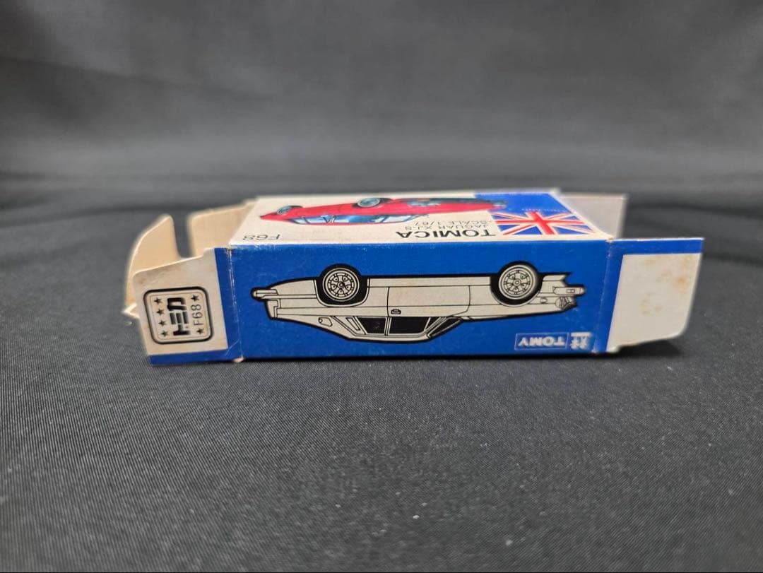 トミカ青箱F68ジャガーXJ-S(日本製) レア色。レッド。