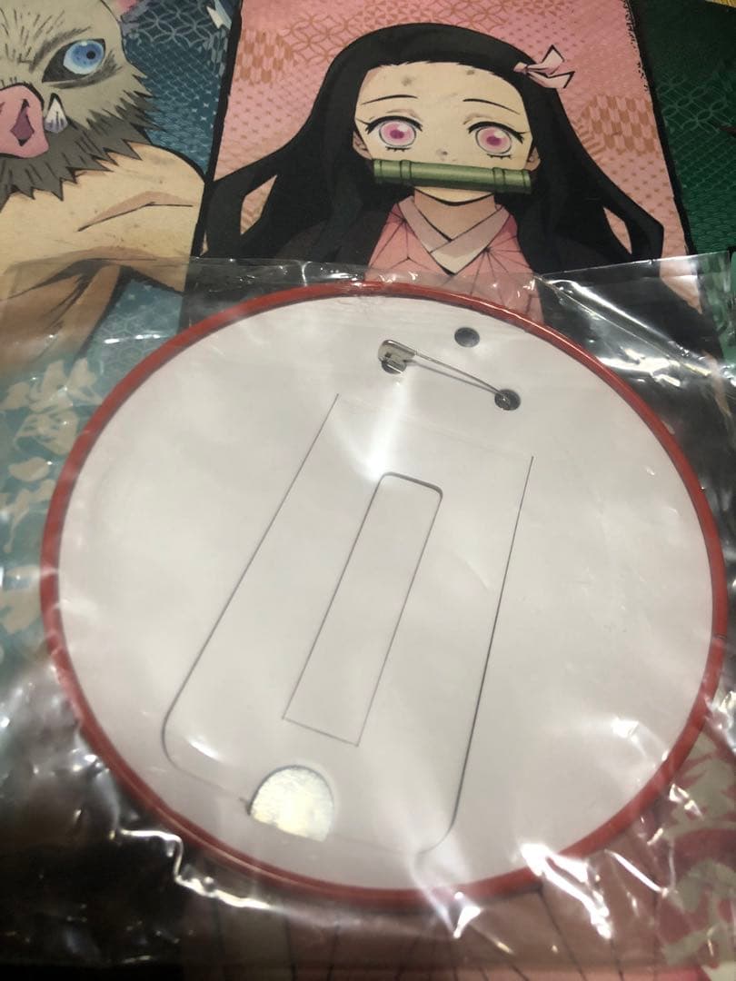 激レア　進撃の巨人　BIG缶バッジ　エレン　リヴァイ