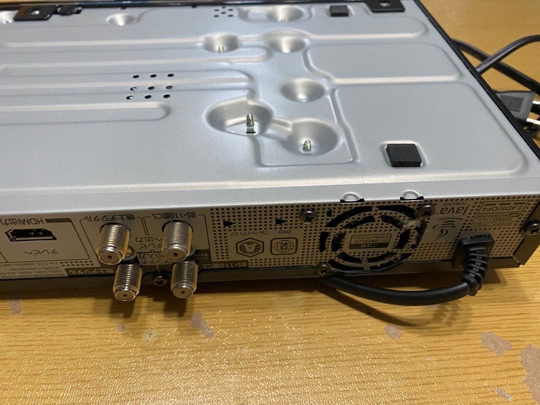 レグザ　TOSHIBA ブルーレイレコーダー DBR-W1007