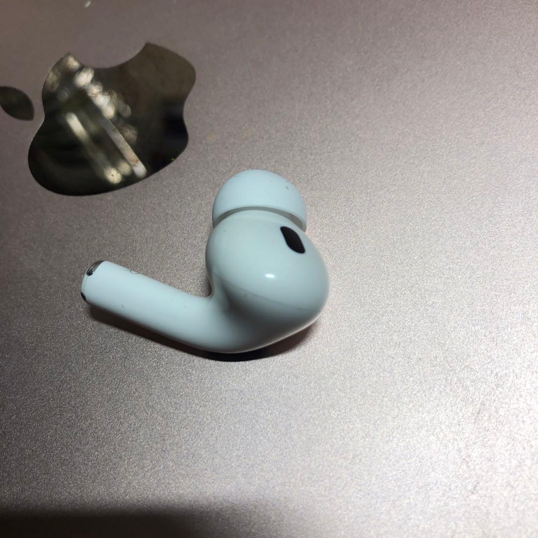 Apple AirPods 第2世代　lightning 右耳　右耳　右