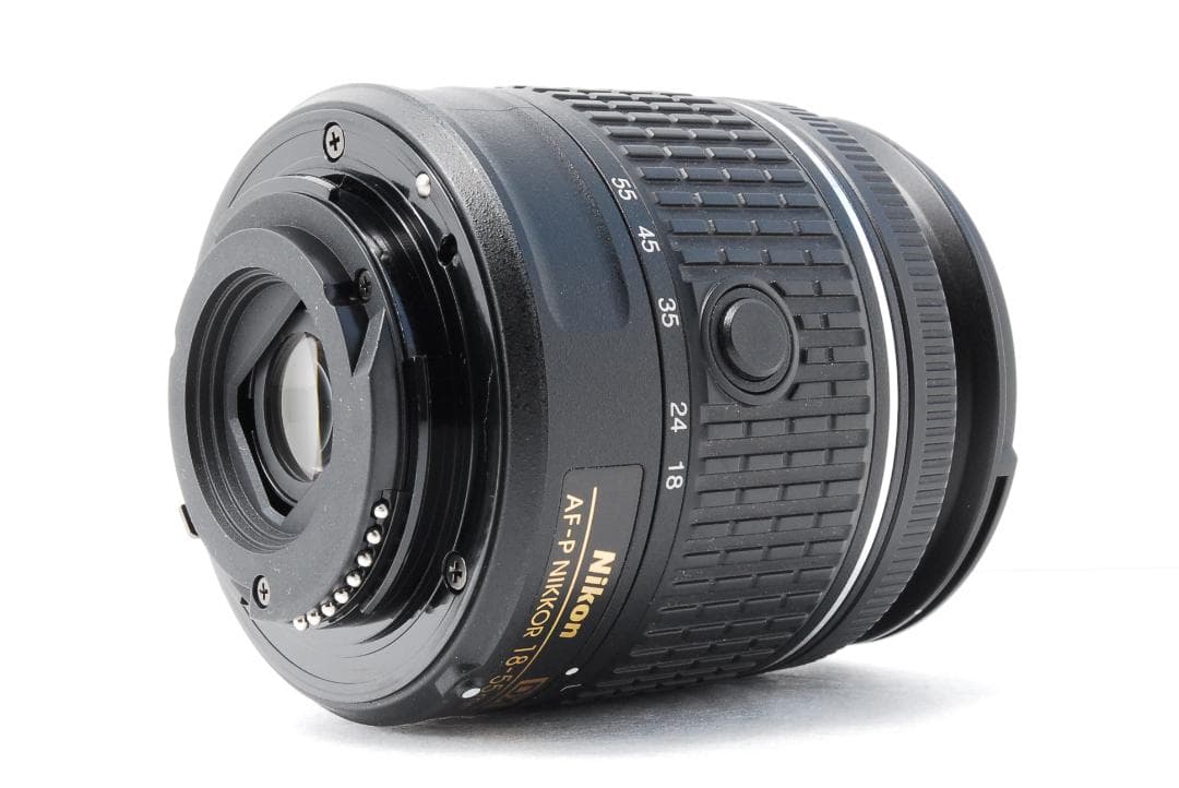 トシ✨美品 Bluetooth搭載✨ Nikon D5600 ショット数少
