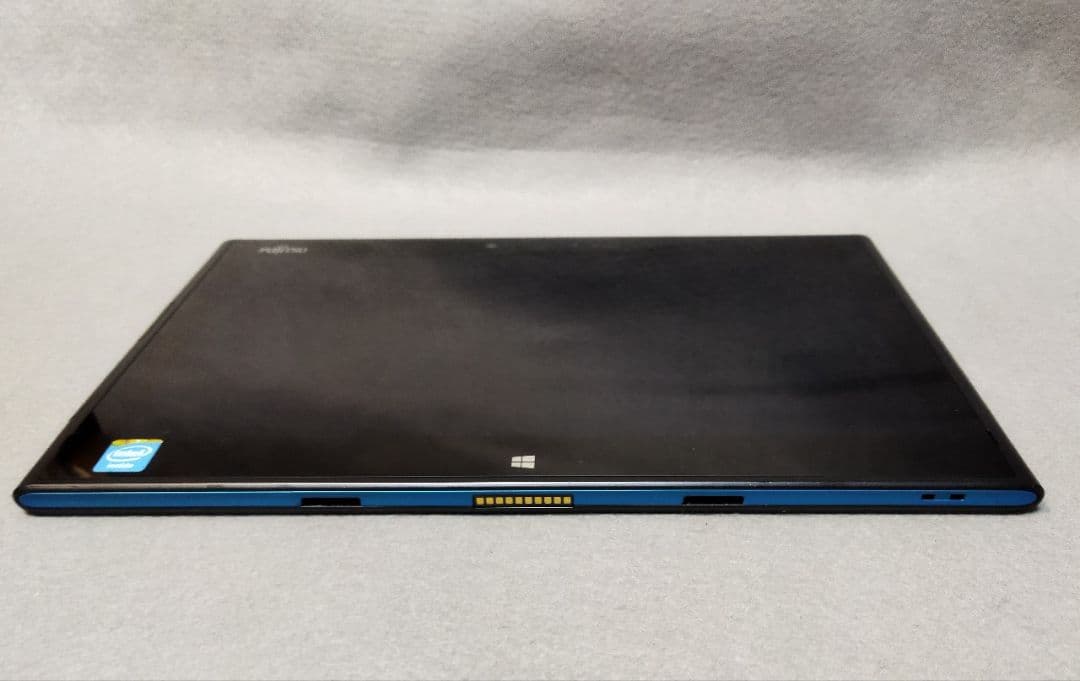 ARROWS Tab Q582 10インチ Windows10タブレット LTE